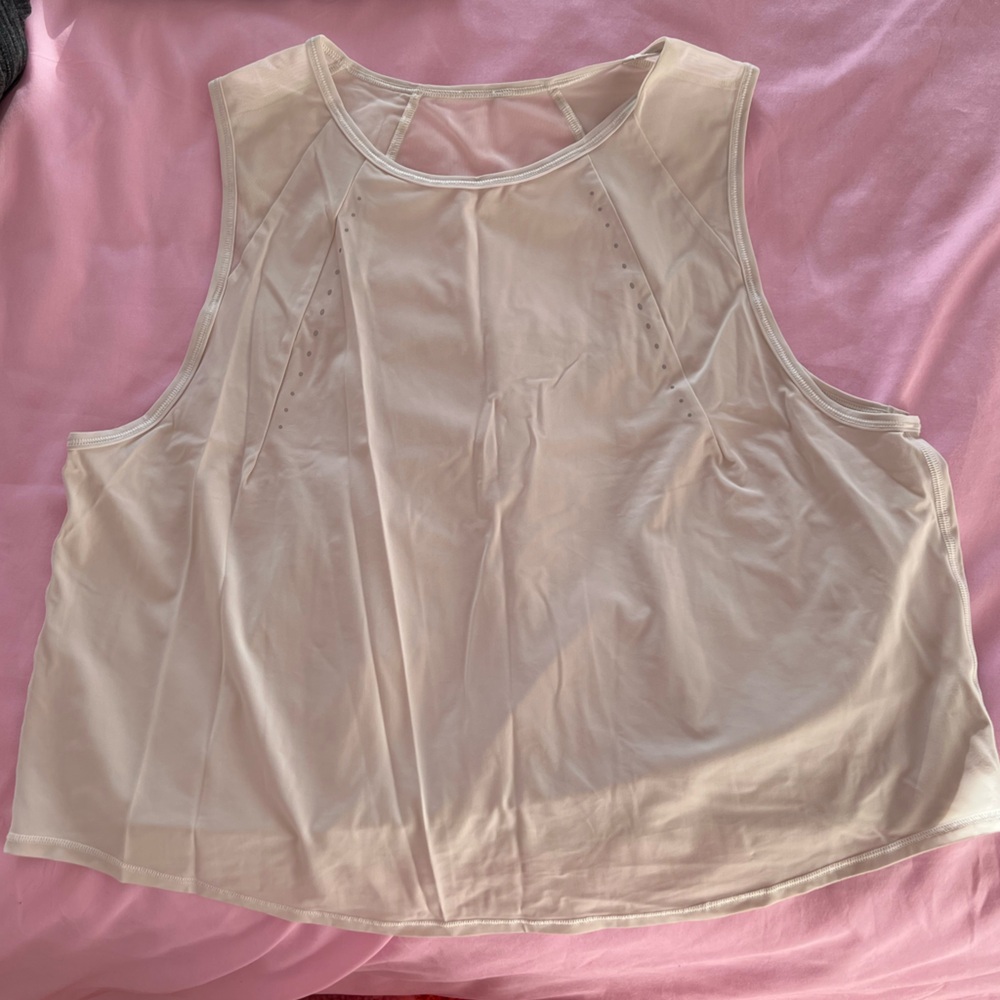 Excellent condition bone size 10 lululemon sculpt cropped tank top